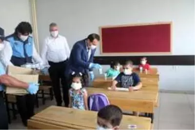 Kahta Belediyesi'nden 81 ildeki 81 okula çiğköfte Kahta Belediyesi'nden 81 ildeki 81 okula çiğköfte