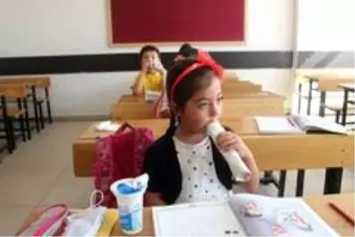 Kahta Belediyesi'nden 81 ildeki 81 okula çiğköfte Kahta Belediyesi'nden 81 ildeki 81 okula çiğköfte