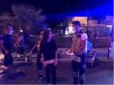 Kamyonla çarpışan otomobil takla attı: 3 yaralı Kamyonla çarpışan otomobil takla attı: 3 yaralı