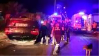Kamyonla çarpışan otomobil takla attı: 3 yaralı Kamyonla çarpışan otomobil takla attı: 3 yaralı