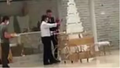 Karantinada olması gerekirken düğün salonunda çalışan sanığa hapis istemi Karantinada olması gerekirken düğün salonunda çalışan sanığa hapis istemi