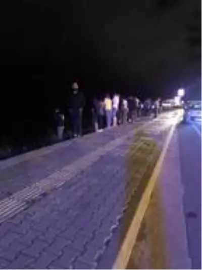 Kayalıkların arasına düşerek yaralandı Kayalıkların arasına düşerek yaralandı