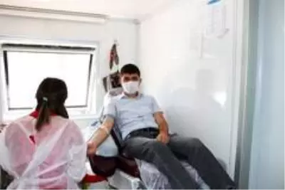 Kaymakam Kayabaşı'ndan kan bağışı Kaymakam Kayabaşı'ndan kan bağışı
