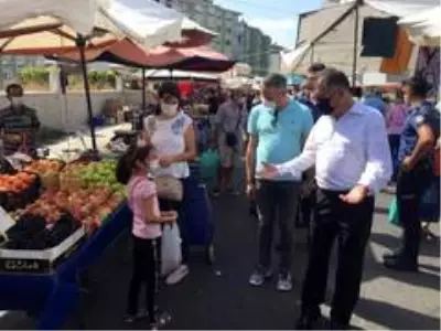 Tekirdağ'da Kovid-19 tedbirlerine uymayan 5 pazarcıya ceza yazıldı Tekirdağ'da Kovid-19 tedbirlerine uymayan 5 pazarcıya ceza yazıldı