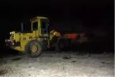 Kuruyan ırmak yatağındaki balıklar gölet açılarak kurtarıldı Kuruyan ırmak yatağındaki balıklar gölet açılarak kurtarıldı