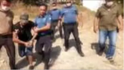 Kuşadası'nda hırsızlık şüphelisi kovalamaca sonucu yakalandı Kuşadası'nda hırsızlık şüphelisi kovalamaca sonucu yakalandı