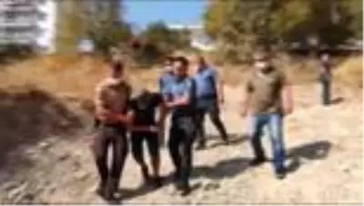 Kuşadası'nda hırsızlık şüphelisi kovalamaca sonucu yakalandı Kuşadası'nda hırsızlık şüphelisi kovalamaca sonucu yakalandı