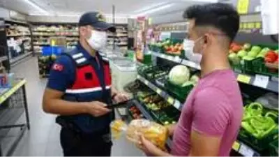 Mersin'de jandarmadan korona virüs denetimi Mersin'de jandarmadan korona virüs denetimi
