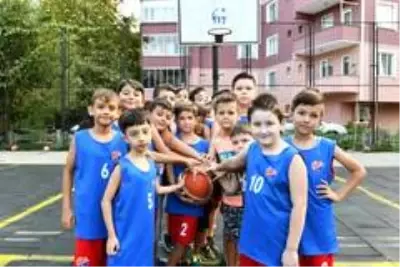 Minik basketbolcuların sertifika heyecanı Minik basketbolcuların sertifika heyecanı