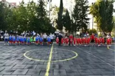 Minik basketbolcuların sertifika heyecanı Minik basketbolcuların sertifika heyecanı
