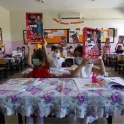 Minik öğrencilere hijyen seti ve oyuncak Minik öğrencilere hijyen seti ve oyuncak