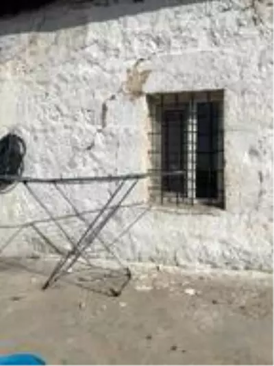 Niğde'deki deprem Konya'yı da etkiledi: 10 ev hasar gördü Niğde'deki deprem Konya'yı da etkiledi: 10 ev hasar gördü