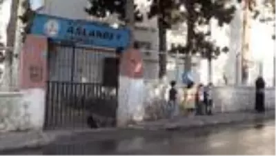 Okullarda bazı kademelerde yüz yüze eğitim başladı Okullarda bazı kademelerde yüz yüze eğitim başladı