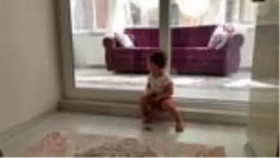 Ordu'da korona virüslü baba, 2 yaşındaki kızını camın arkasından seviyor Ordu'da korona virüslü baba, 2 yaşındaki kızını camın arkasından seviyor