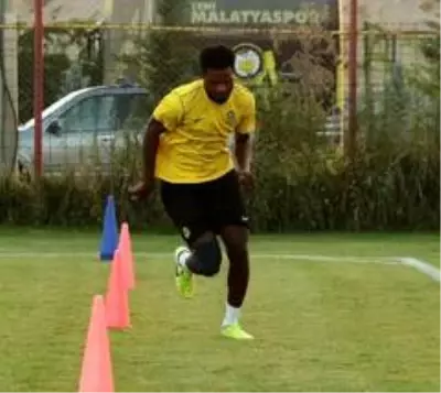 Sakatlığı atlatan Tetteh Trabzonspor maçında oynayacak Sakatlığı atlatan Tetteh Trabzonspor maçında oynayacak