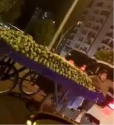 Seyyar satıcının otomobil bagajında tehlikeli yolculuğu Seyyar satıcının otomobil bagajında tehlikeli yolculuğu