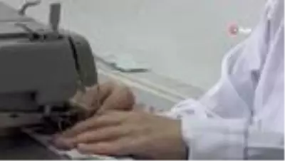 Sındırgı'da öğrencilere renkli maske ve kolonya Sındırgı'da öğrencilere renkli maske ve kolonya