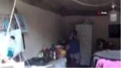 Sinop'ta evi yanan aile yardım bekliyor Sinop'ta evi yanan aile yardım bekliyor