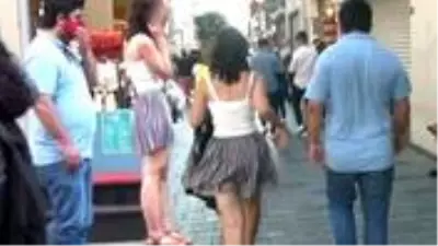 Taksim'de genç kadını taciz eden kişi hakkında yakalama kararı çıkarıldı Taksim'de genç kadını taciz eden kişi hakkında yakalama kararı çıkarıldı