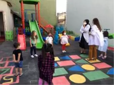 Uzun aradan sonra anaokulu ve ilkokullarda ilk ders zili çaldı Uzun aradan sonra anaokulu ve ilkokullarda ilk ders zili çaldı
