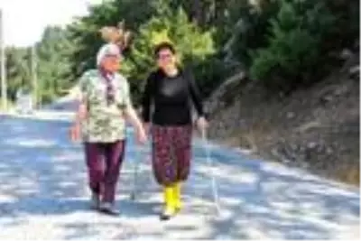 Yatağa bağımlı kadın, şifa bulduğu mahallenin 3 dönemdir muhtarı