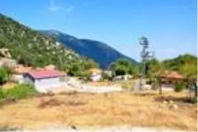 Yatağa bağımlı kadın, şifa bulduğu mahallenin 3 dönemdir muhtarı