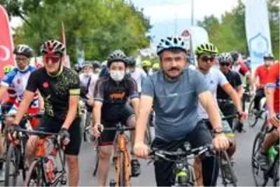 Yıldırımlılar doğa için pedal çevirdi, fidan dikti Yıldırımlılar doğa için pedal çevirdi, fidan dikti