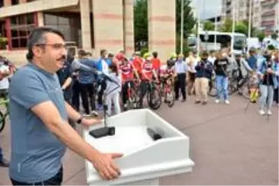 Yıldırımlılar doğa için pedal çevirdi, fidan dikti Yıldırımlılar doğa için pedal çevirdi, fidan dikti