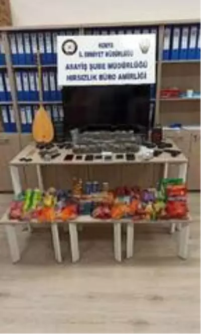 Bir haftada 18 iş yerinden hırsızlık yaptılar, eğlenirken yakalandılar Bir haftada 18 iş yerinden hırsızlık yaptılar, eğlenirken yakalandılar