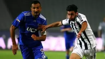 38 yaşındaki Yalçın Ayhan, profesyonel futbol hayatını noktaladı 38 yaşındaki Yalçın Ayhan, profesyonel futbol hayatını noktaladı