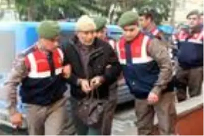 4 kişinin öldüğü cinayet davasında baba ve oğullarına ceza yağdı 4 kişinin öldüğü cinayet davasında baba ve oğullarına ceza yağdı