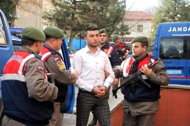 4 kişinin öldüğü akraba kavgasında sanıklara ceza yağdı 4 kişinin öldüğü akraba kavgasında sanıklara ceza yağdı