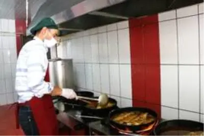 4 masayla başladı, şimdi 300 kişiyi aynı anda misafir ediyor 4 masayla başladı, şimdi 300 kişiyi aynı anda misafir ediyor