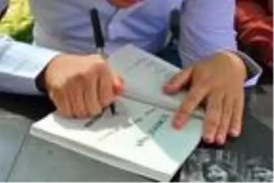 '7 yıl yaşar' denilen Serhat, 20 yaşında 3'üncü kitabını yazdı '7 yıl yaşar' denilen Serhat, 20 yaşında 3'üncü kitabını yazdı