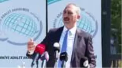 Son dakika haber... Adalet Bakanı Gül: 'Toplum yargıçlığına soyunanların işgüzarlığı adalete hizmet etmiyor' Son dakika haber... Adalet Bakanı Gül: 'Toplum yargıçlığına soyunanların işgüzarlığı adalete hizmet etmiyor'