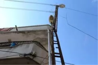 Akıma kapılan elektrikçi geride 2'si engelli 3 çocuk bıraktı Akıma kapılan elektrikçi geride 2'si engelli 3 çocuk bıraktı