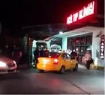 Son dakika haberleri! Ankara'da silahlı kavgada ölen kişinin yakınları hastanede sağlıkçılara saldırdı Son dakika haberleri! Ankara'da silahlı kavgada ölen kişinin yakınları hastanede sağlıkçılara saldırdı
