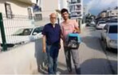 Bacağı iki yerden kırık sokak kedisine tedavi Bacağı iki yerden kırık sokak kedisine tedavi
