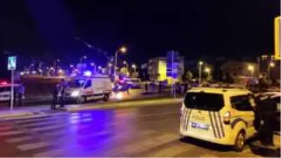 Son dakika haber... Bağcılar'da otomobile silahlı saldırı: 1 ölü 1 yaralı Son dakika haber... Bağcılar'da otomobile silahlı saldırı: 1 ölü 1 yaralı
