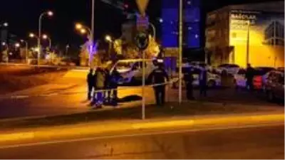 Son dakika haber... Bağcılar'da otomobile silahlı saldırı: 1 ölü 1 yaralı Son dakika haber... Bağcılar'da otomobile silahlı saldırı: 1 ölü 1 yaralı