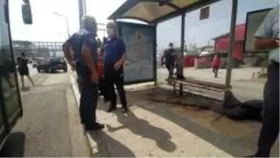 Maske takmasında sonunda bu da oldu! Şoför ile yolcu birbirine girdi, kan aktı Maske takmasında sonunda bu da oldu! Şoför ile yolcu birbirine girdi, kan aktı