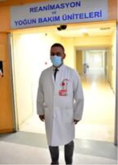 Bilim Kurulu Üyesi korkutan gerçeğe dikkat çekti: Yaşlıların bıraktığı yoğun bakımları gençler dolduruyor Bilim Kurulu Üyesi korkutan gerçeğe dikkat çekti: Yaşlıların bıraktığı yoğun bakımları gençler dolduruyor