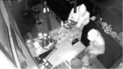 Bir haftada 18 iş yerinden hırsızlık yaptılar, eğlenirken yakalandılar Bir haftada 18 iş yerinden hırsızlık yaptılar, eğlenirken yakalandılar