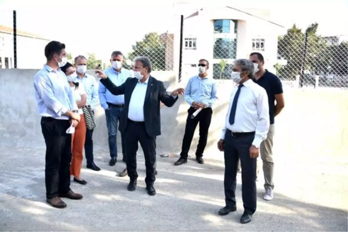 Bornova'da mahalle gezilerine devam