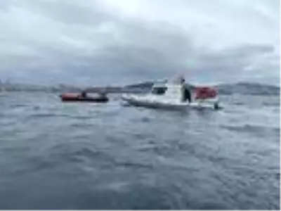 Bostancı'da denize atlayan kadın, 2 bin 500 metre açıkta kurtarıldı Bostancı'da denize atlayan kadın, 2 bin 500 metre açıkta kurtarıldı