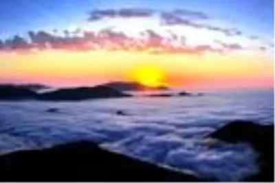 Bulutların üzerindeki yayla, ziyaretçilerini cezbediyor Bulutların üzerindeki yayla, ziyaretçilerini cezbediyor