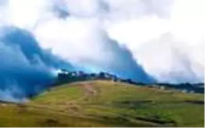 Bulutların üzerindeki yayla, ziyaretçilerini cezbediyor Bulutların üzerindeki yayla, ziyaretçilerini cezbediyor