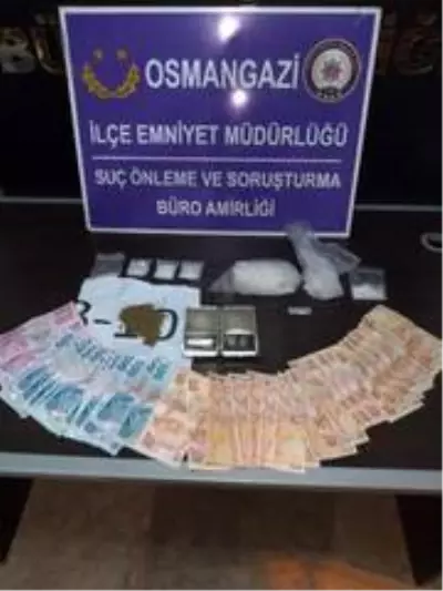 Bursa'da uyuşturucu operasyonunda 2 kişi tutuklandı Bursa'da uyuşturucu operasyonunda 2 kişi tutuklandı