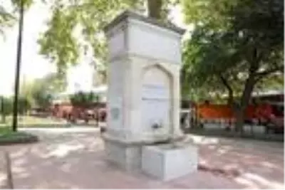Edirne'de 1911 yılındaki salgında şehit olan askerler ve doktorlar anısına yaptırılan çeşme onarıldı Edirne'de 1911 yılındaki salgında şehit olan askerler ve doktorlar anısına yaptırılan çeşme onarıldı