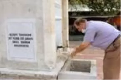 Edirne'de 1911 yılındaki salgında şehit olan askerler ve doktorlar anısına yaptırılan çeşme onarıldı Edirne'de 1911 yılındaki salgında şehit olan askerler ve doktorlar anısına yaptırılan çeşme onarıldı